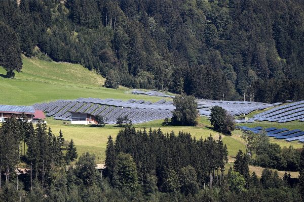 AAJ296-energia-fotovoltaica-opcion-segura-espana-paisaje La energía fotovoltaica, una opción segura para España