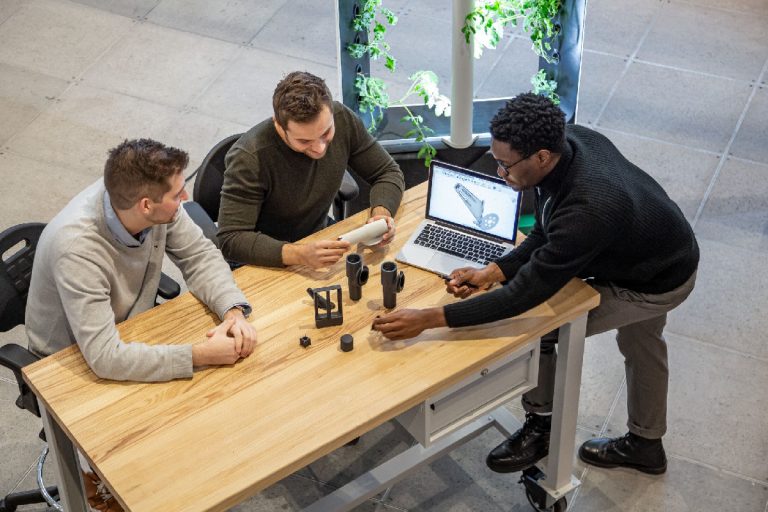 Diseño colaborativo de un Flexo LED en Fusion 360: un proyecto común trabajado en la Comunidad de Autodesk en Español